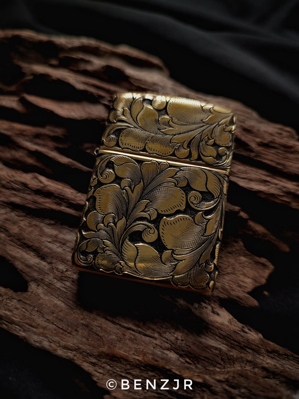 thumbnail image 2 of Marlboro Custom Solid Brass Armor Zippo Lighter – Made In USA 2 of 5
